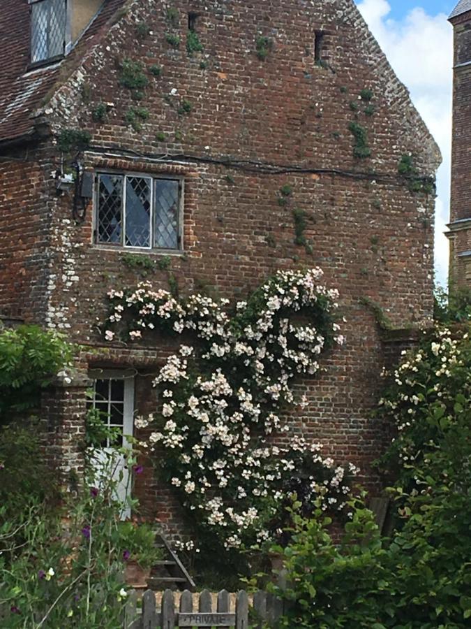 Sissinghurst Castle Farmhouse Exterior foto